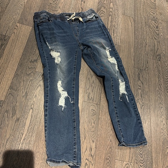 Bluenotes Distressed jogger style jeans - Picture 3 of 12